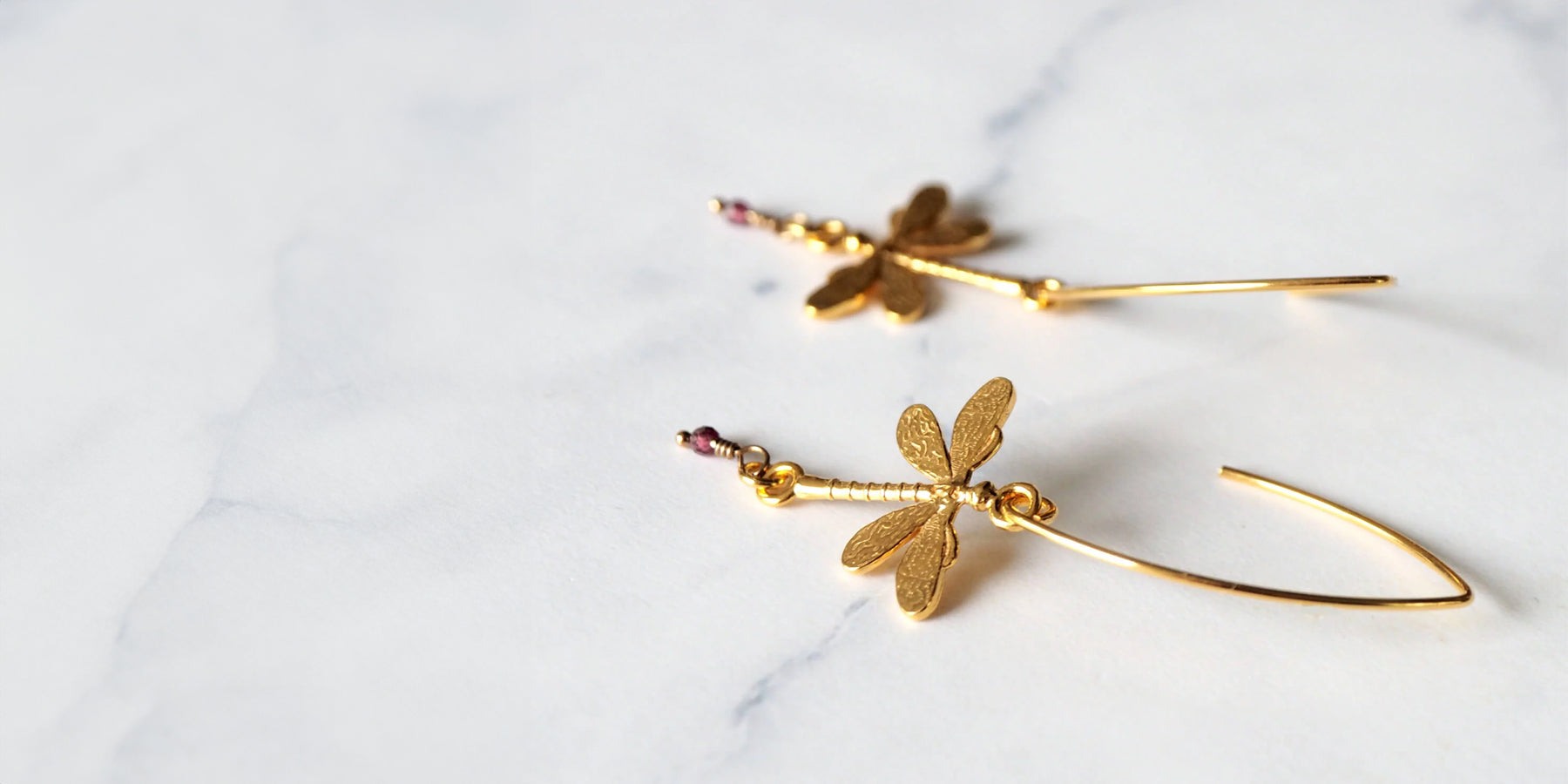 Win deze schitterende libellen oorbellen van Jewels with Flair