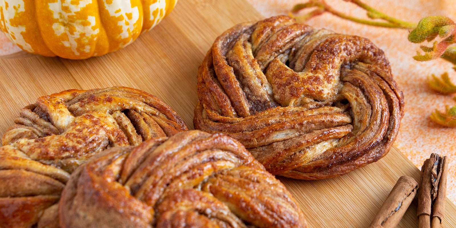 Geniet van de herfst met Pumpkin Spice Buns van Just Gimmie Fries