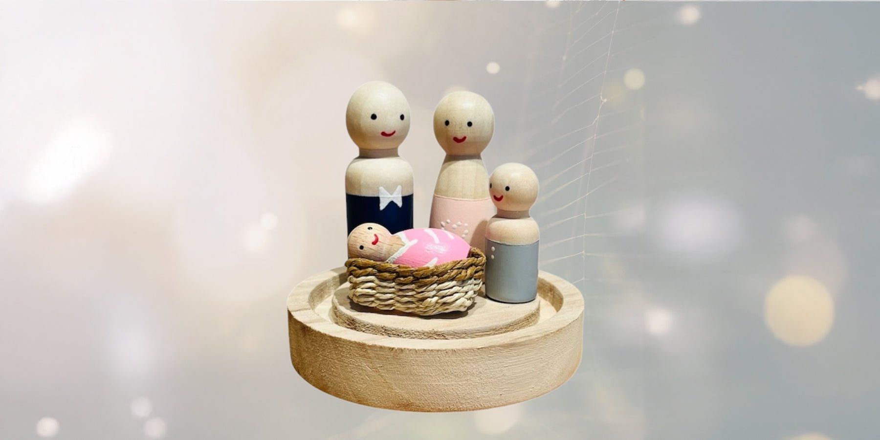 Jullie verhaal in het klein: houten poppetjes met grote betekenis - Happlify