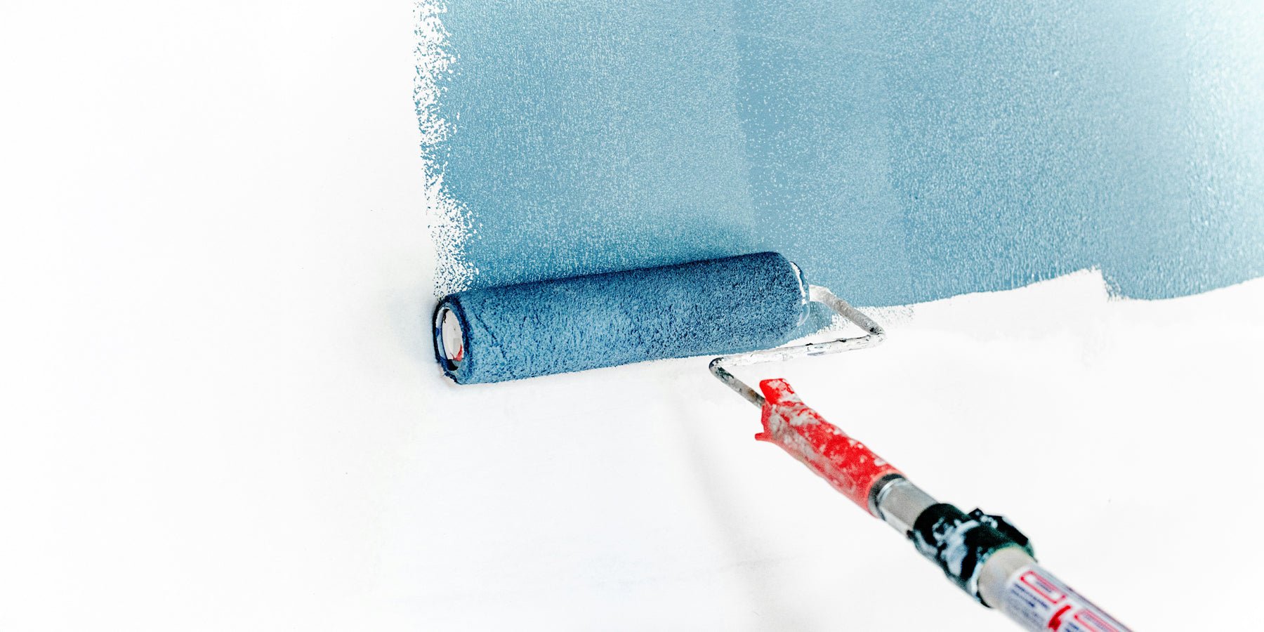 Nieuwe verf op je muur? Zo schilder je glasvliesbehang als een echte DIY pro - Happlify