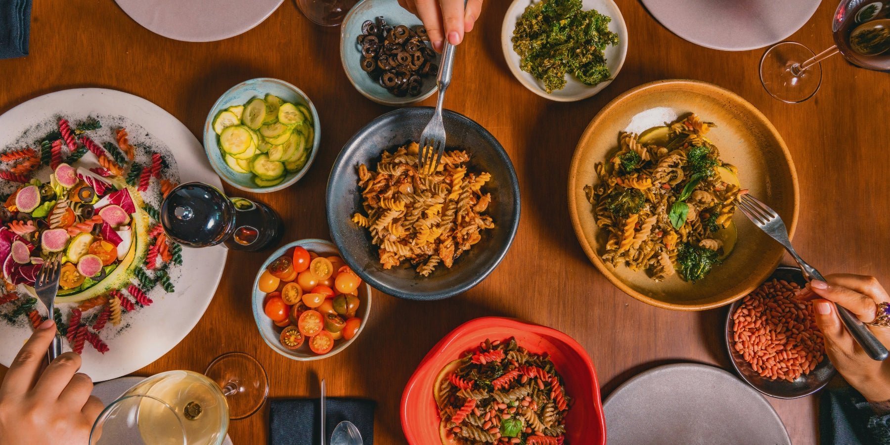 Potluck: de gezelligste manier om samen te eten (zonder dat jij alles hoeft te doen) - Happlify