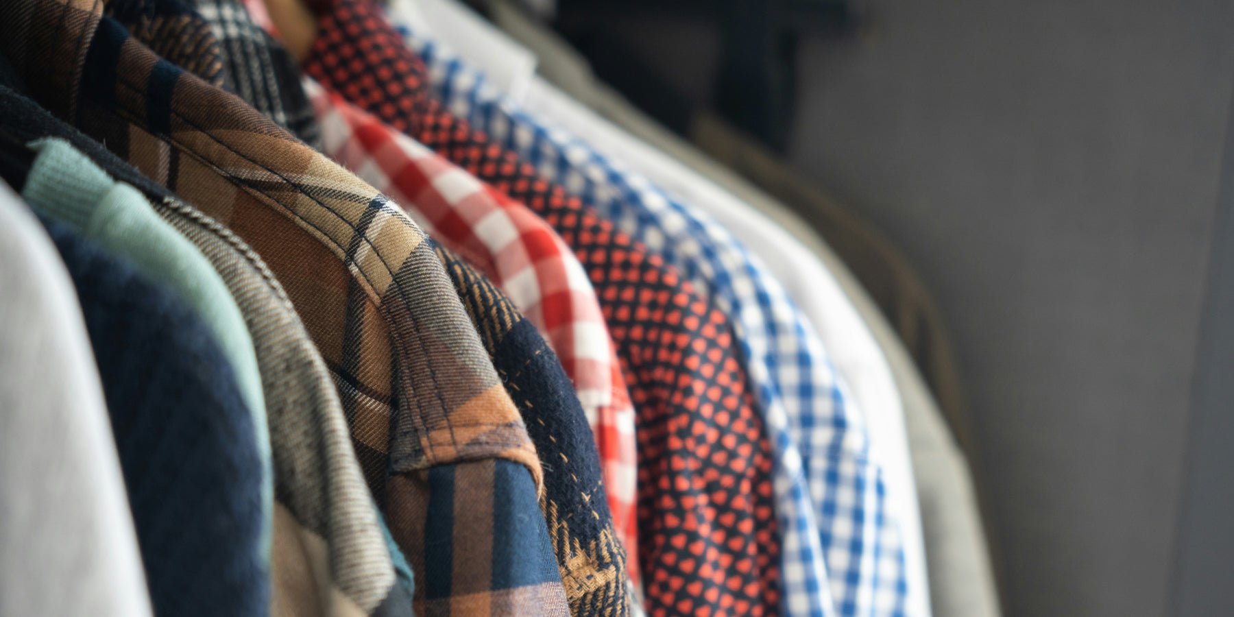 Welke kledingstukken mogen niet ontbreken in een mannen kledingkast?