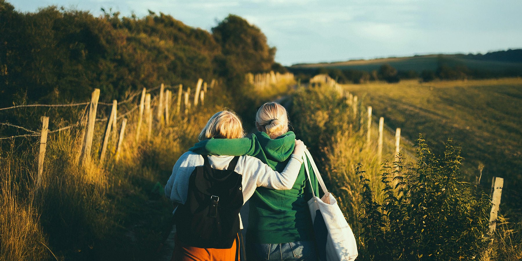 Nieuwe vriendinnen maken als volwassene: waarom het zo moeilijk is (en hoe het tóch lukt) - Happlify