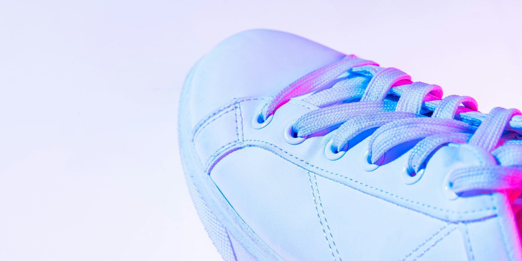 De opkomst van populaire sneakers: trends en favorieten