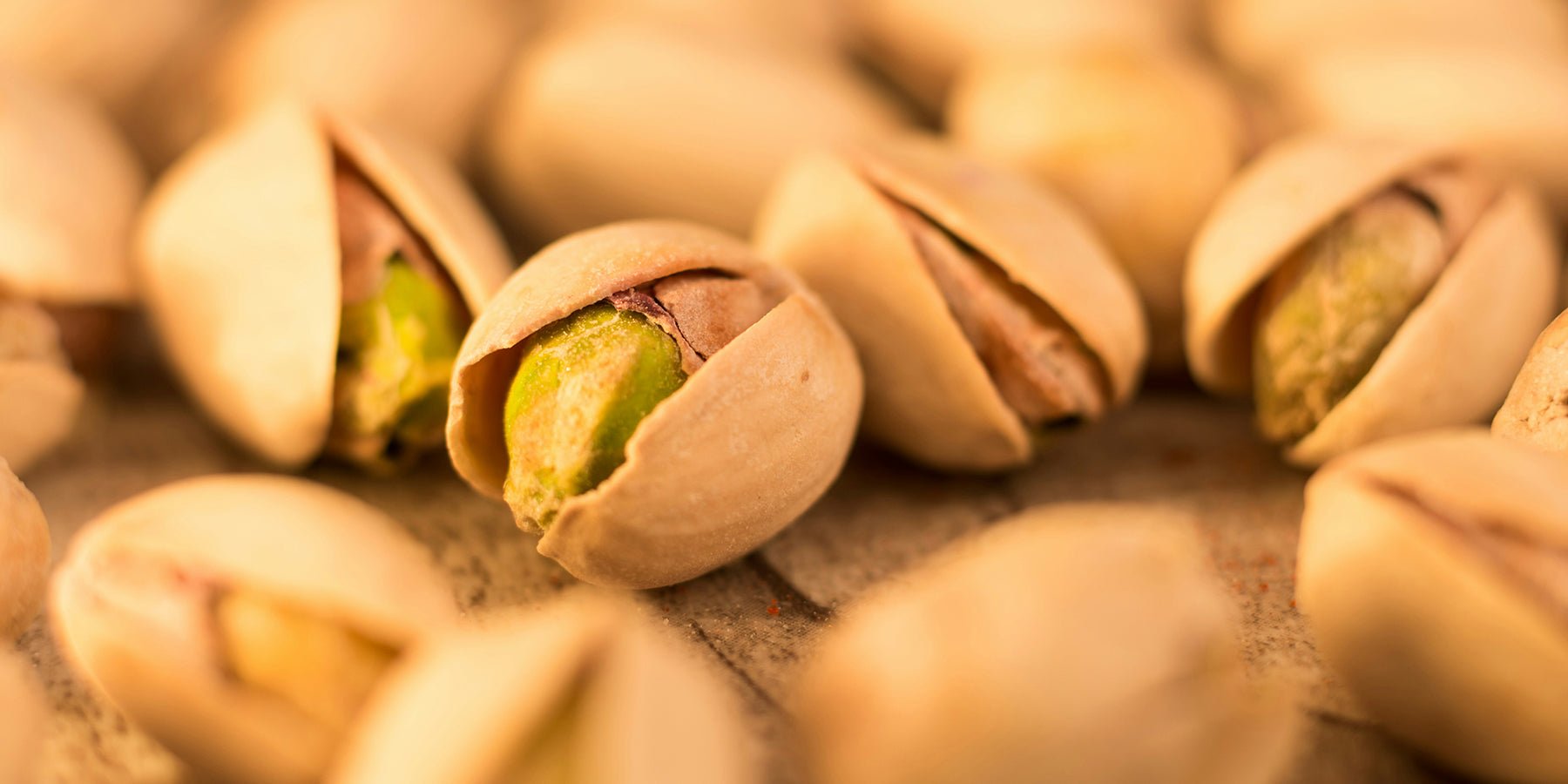 Slaap je slim: waarom melatonine en de juiste voeding je verzadigingsgevoel boosten