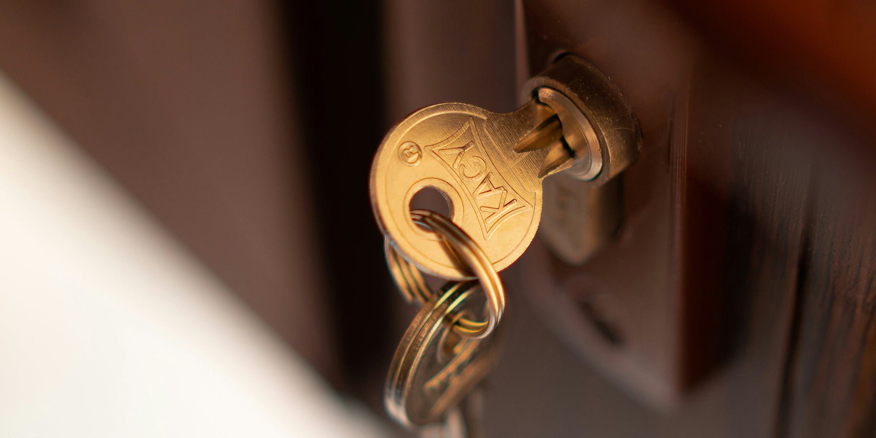 Een veilig thuisgevoel: slimme gewoontes voor betere inbraakpreventie - Happlify