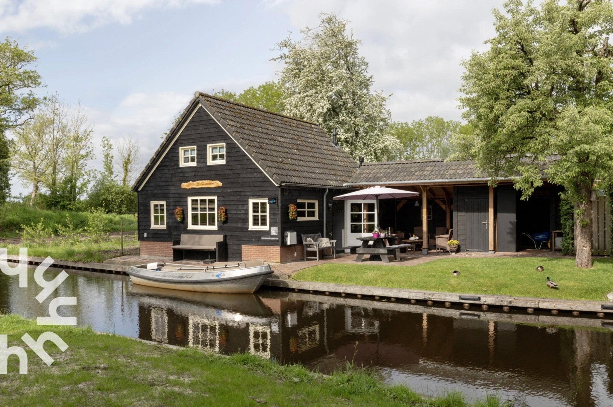 Vakantiehuis Giethoorn met eigen fluisterbootje | Happlify happy place & webshop gids