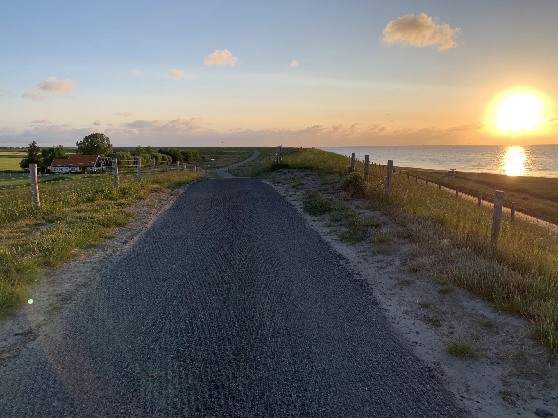 Vakantiehuis direct aan de Waddendijk op Texel | Happlify happy place & webshop gids